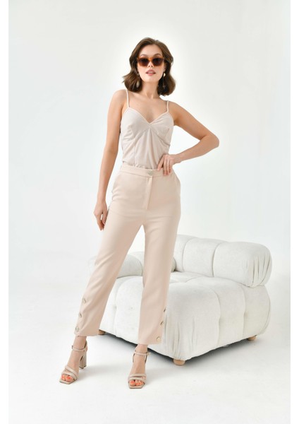Kadın Dar Paça Düğmeli Pantolon Beige fırsatları
