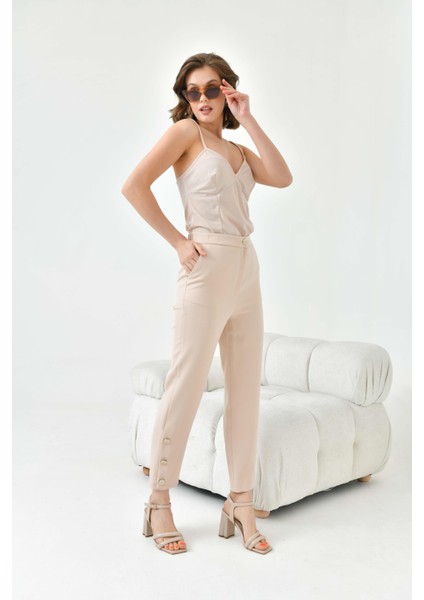 Kadın Dar Paça Düğmeli Pantolon Beige indirimleri