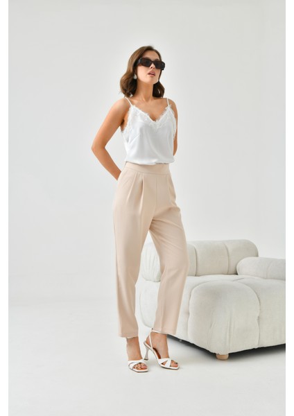 Kadın Lastikli Pleli Dar Paça Pantolon Beige