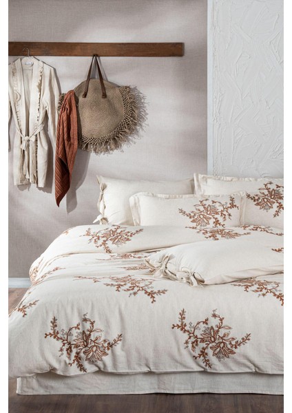 Libera Battal Boy Nevresim Takımı %100 Organik Pamuk Keten Süzene Nakışlı Krem-Terra 240X220 cm