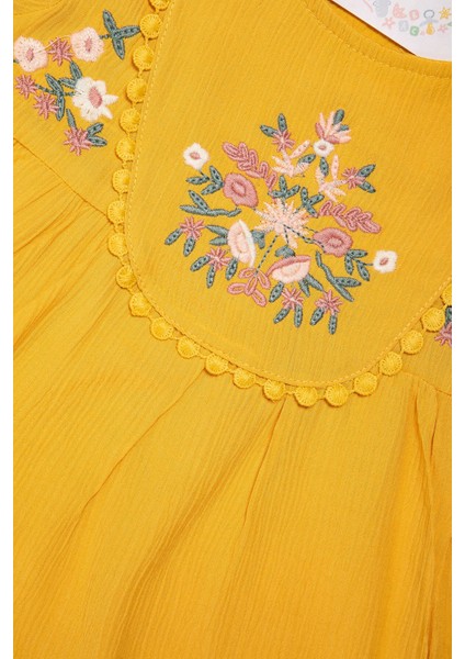 Çiçek Işlemeli Hardal Kız Çocuk Yazlık Müslin Gömlek Şort Takım modelleri