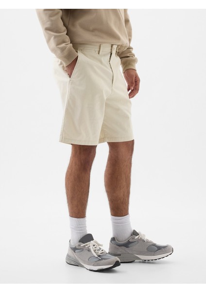 Erkek Kırık Beyaz 9'' Essential Khaki Şort