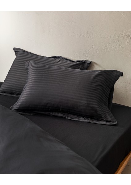 Elicia King Size Çizgili Saten Nevresim Takımı - Siyah