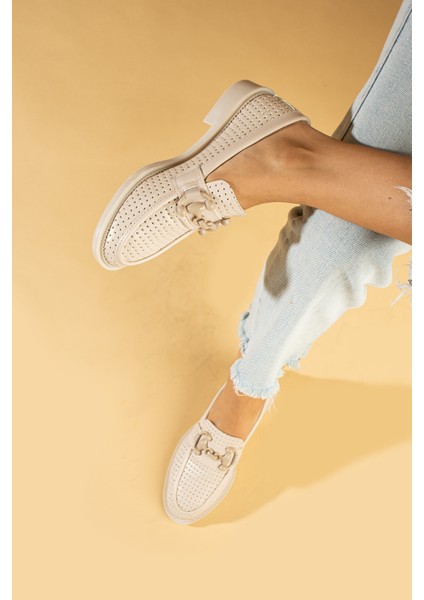 Metal Tokalı Rahat Kalıp Kadın Loafer 024-785-24