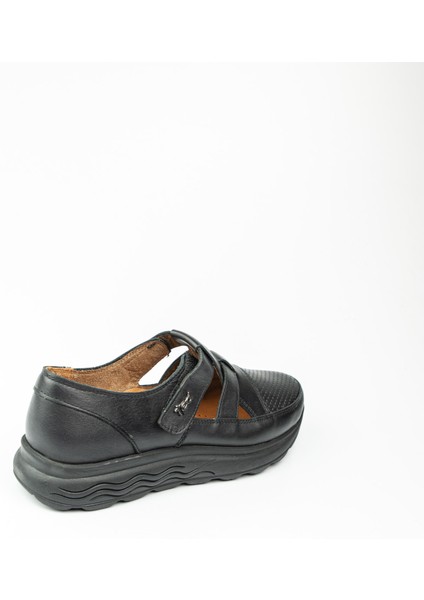 323 Siyah Deri Kadın Günlük Ayakkabı fırsatları