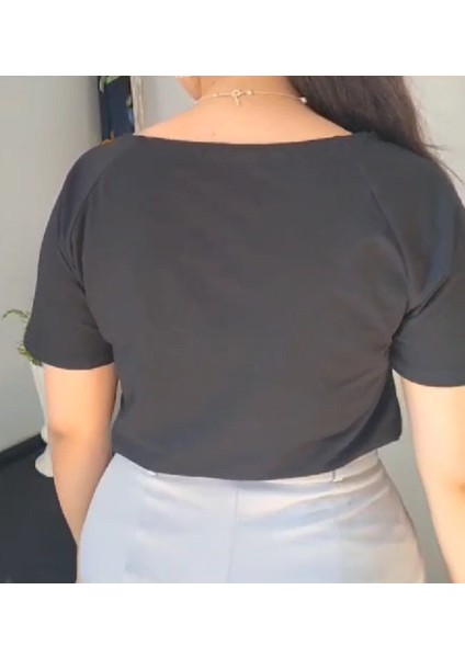 Kayık Yaka Bayan T-Shirt fiyatları