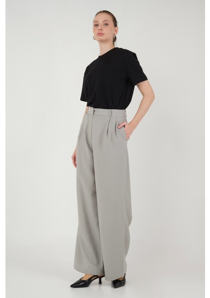 Geniş Paça Pileli Pantolon Açık Gri
