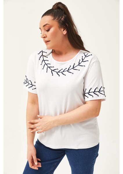 Kadın Büyük Beden Dal Nakış Detay Beyaz Bluz indirimleri