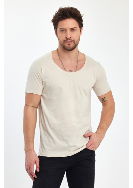 Derin Yaka Kısa Kol Fit Kesim T-Shirt fırsatları