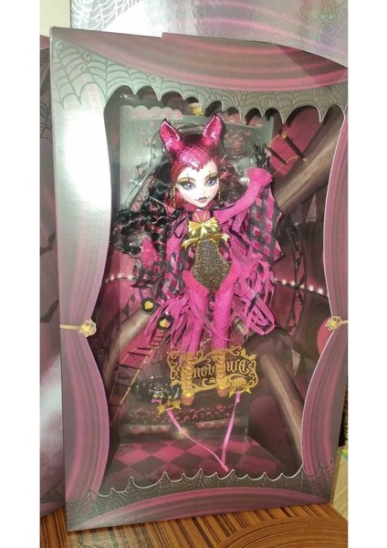 High Freak Du Chic Draculaura Figure