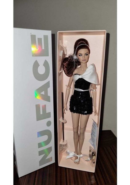 Integrity Toys Night Out Erin Salston Basic Doll Nu. Face: