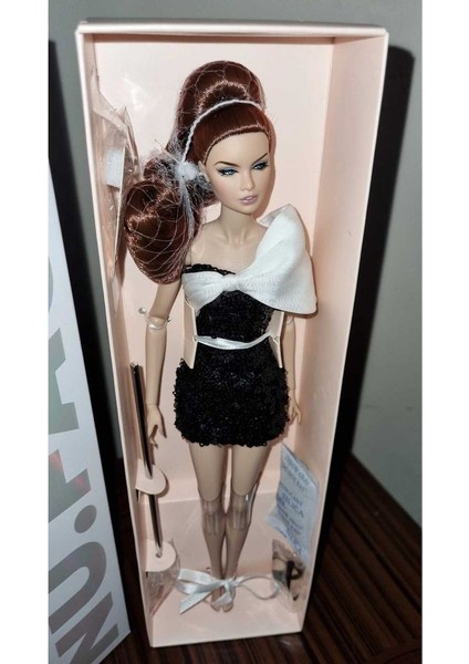 Integrity Toys Night Out Erin Salston Basic Doll Nu. Face: