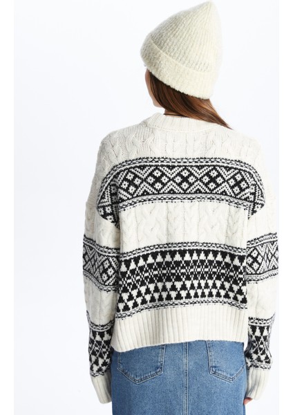 Barcelona - Bisiklet Yaka Yumuşak Dokulu Jakarlı Triko Kazak - Beyaz-Siyah Renk indirimleri