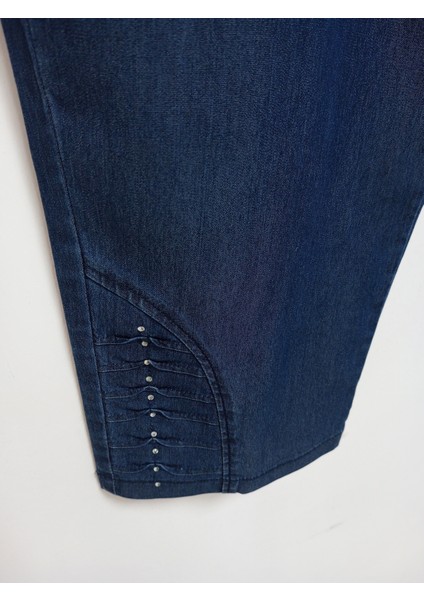 Büyük Beden Tensel Denim Kumaş Yüksek Bel Bol Likralı Paçası Taş ve Dikiş Detay Jean Kapri Pantolon fiyatları