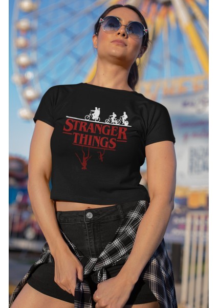 Stranger Things Baskılı Crop Top