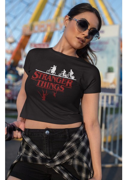 Stranger Things Baskılı Crop Top
