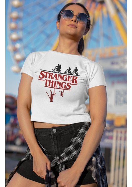 Stranger Things Baskılı Crop Top