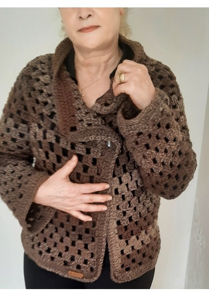 KAHVE TON GİRİŞLİ , TIĞ İŞİ EL ÖRGÜLÜ ,ÇAN KOLHırka