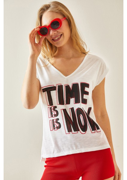Beyaz V Yaka Baskılı T-Shirt 5YXK1-48230-01 modelleri