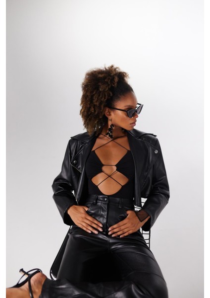 Kadın Siyah Uzun Tül Kollu Dekolteli Bony Bodysuit Siyah