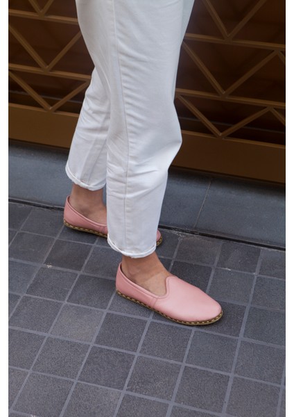 El Işçiliğiyle Özel Tasarlanmış Hakiki Deri Çarıklar: Geleneksel Yemeni Ayakkabı Işlemeli Zarafet