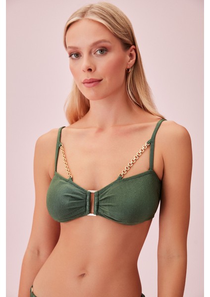 Metal Aksesuarlı Dokulu Bikini Üst