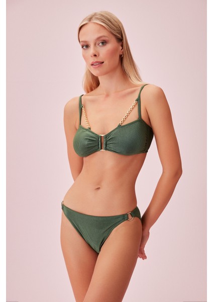 Metal Aksesuarlı Dokulu Bikini Üst modelleri