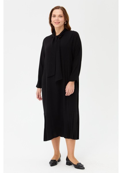 Büyük Beden Yaka Fularlı Elbise-SİYAH