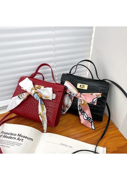 Pembe Tarzı Moda Pu Küçük Omuz Çantaları Timsah Derisi Ipek Eşarp Crossbody Çanta Kadınlar Için Lüks Zarif Kurdela Yay Bayrak Çanta (Yurt Dışından) fiyatları