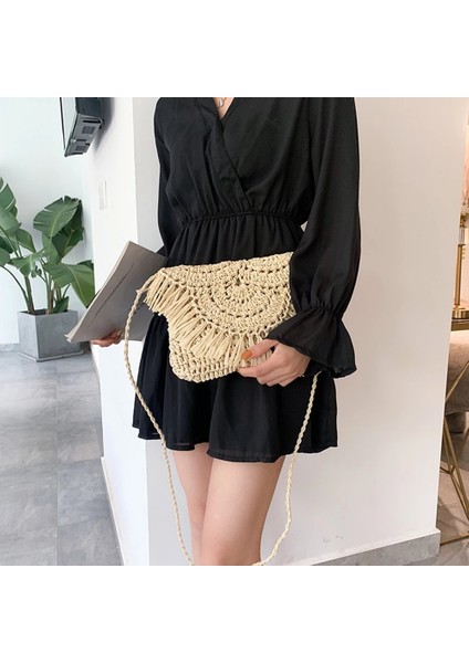 E Tipi Stili Kadınlar Için Yaz Hasır Çanta El Yapımı Püskül Plaj Çantası Rafya Rattan Dokuma Çanta Tatil Omuz Crossbody Çanta Debriyaj (Yurt Dışından) fırsatları