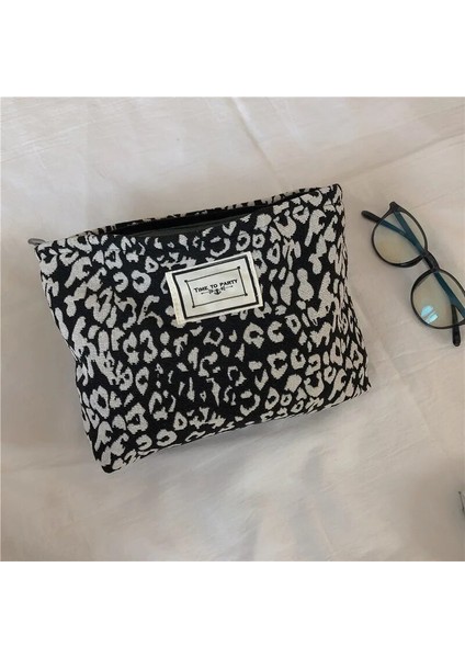 Kara Sarı Tarzı Yeni Leopar Baskı Kozmetik Çantası Koreli Kadın Ekose Kozmetik Kılıfı Büyük Kapasiteli Kadın Seyahat Makyaj Saklama Çantası Güzellik Kılıfları (Yurt Dışından) fiyatları