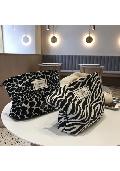 No.1 Tarzı Fudeam Moda Zebra Kadın Kozmetik Çantası Tuvalet Depolama Seyahat Debriyaj Tuval Kadın Büyük Kapasiteli Fermuar Makyaj Çantası Organize (Yurt Dışından) modelleri