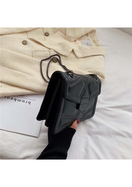 Şaraplı Stil 23,5X9,5X16,5 cm Wome Kadın Omuz Messenger Çanta Bayan Lüks Çanta ve Çantalar Lüks Tasarımcı Için Perçin Zincir Küçük Crossbody Çanta (Yurt Dışından)