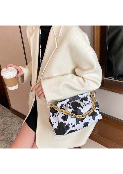 Inek Tarzı 27.5X7X15CM Fashi On Zebra Desen Omuz Çantası Kadın Pu Deri Pileli Çanta Lüks Zincirler Crossbody Çanta Inek Desen Messenger Çanta Bolso (Yurt Dışından)