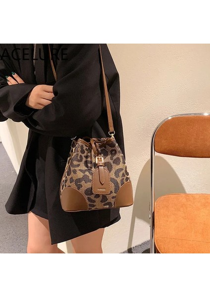 7617 Kahverengi Tarzı Bs Acelure Yüksek Li Leopar Kova Çanta Bayanlar Sonbahar ve Kış Küçük Çanta Yeni Tüm Maç Tasarımcı Crossbody Çanta Kadın Kova (Yurt Dışından) fırsatları