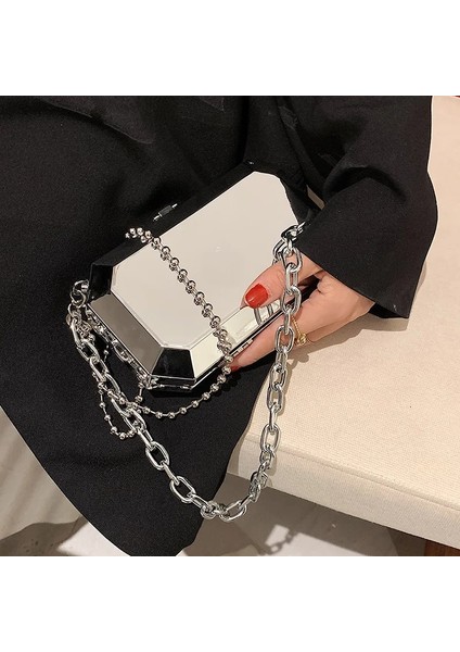 Gümüş Tarzı Lüks Gümüş Metal Kutu Çanta Bayanlar Parti Debriyaj Çanta Akşam Çanta Zincir Çanta Crossbody Mini Çanta Kadın Omuz Çantası Çanta Flap (Yurt Dışından) fiyatları