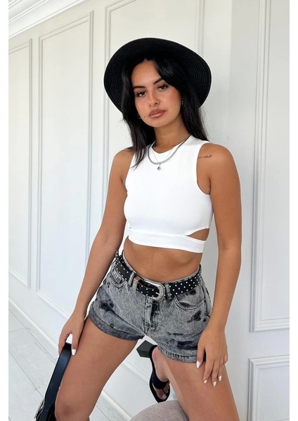 Pencere Detay Basic Beyaz Crop Top