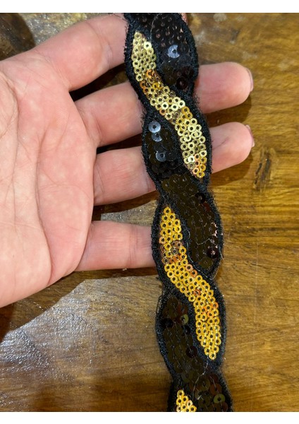 En 3 cm Altın Sarı Pul Payetli Saç Örgü Şerit Dikiş Giyim Aksesuarı 1 Metre