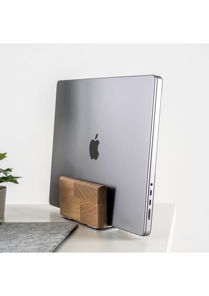 Dikey Laptop Tutucu, Notebook Standı, Ahşap Laptop Tutucu, Macbook Standı - Ceviz