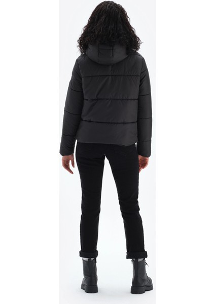 Beşiktaş Kadın Mont 8324577T3