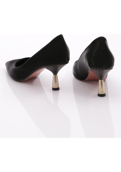 340-1 Kadin Sivri Burun Parmak Dekolteli Topuklu Ayakkabı modelleri