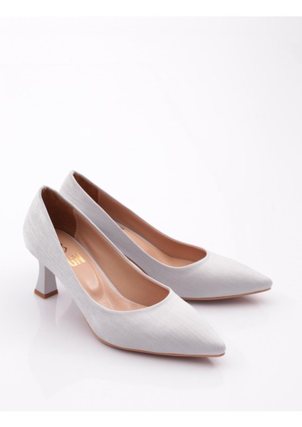 320 Sivri Burun Parmak Dekolteli Topuklu Ayakkabı fiyatları