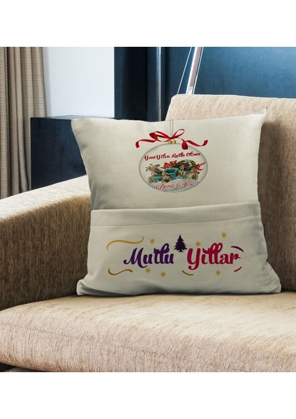 Kişiye Özel Yılbaşı Tasarımlı Organizer Kumanda ve Atıştırmalık Cepli Krem Kırlent Yastık, Yılbaşı Hediyesi- 2, Yeni Yıl Hediyeleri