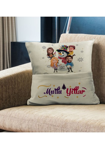 Kişiye Özel Yılbaşı Karikatür Tasarımlı Organizer Kumanda ve Atıştırmalık Cepli Krem Kırlent Yastık- 7, Yılbaşı Hediyesi, Yeni Yıl Hediyeleri fiyatları