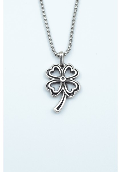 Dört Yapraklı Yonca Örme Zincir Kolye