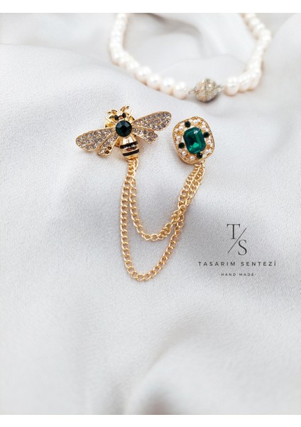 Broş Metal Rozet Yeşil Taşlı Zincirli Yaka Kıyafet Şapka Takı Aksesuar Arı Bee Honey Brooch Rosette