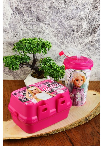 Barbie Iki Katlı Bölmeli Beslenme Kutusu+Kapaklı Pipetli Bardak 400 Ml.