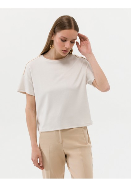 Kadın Krem Regular Fit Tişört 50269359-VR071