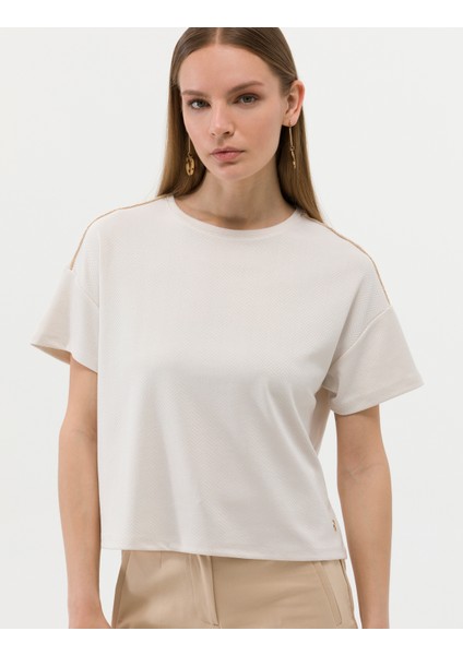 Kadın Krem Regular Fit Tişört 50269359-VR071