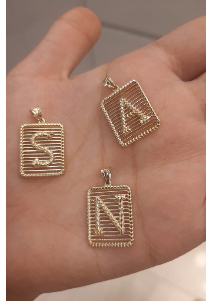 14 Ayar Altın Dikdörtgen Harf Kolye Ucu